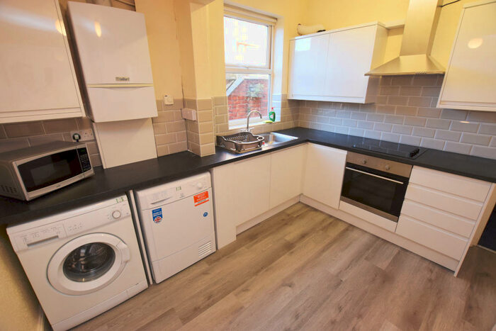 5 Bedroom Terraced House To Rent In Purser Road /, Abington, Northampton, NN1