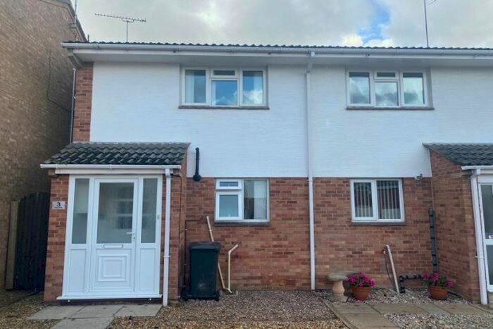 3 Bedroom Property To Rent In Hop Close, Poole, BH16