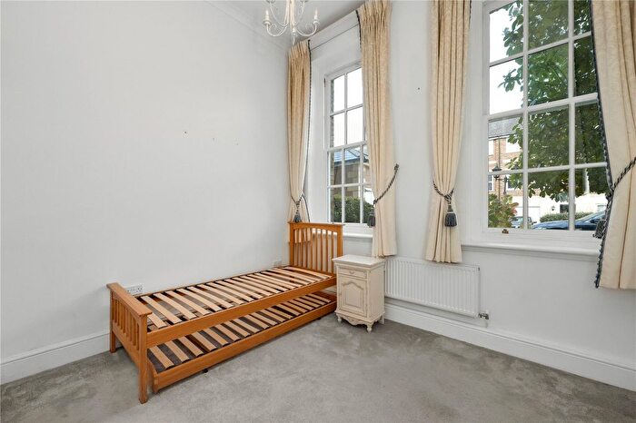 2 Bedroom Flat To Rent In Ellesmere Place, Walton-On-Thames, Surrey, KT12