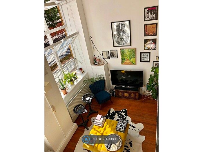 2 Bedroom Flat To Rent In Grenier Apartments, London, SE15