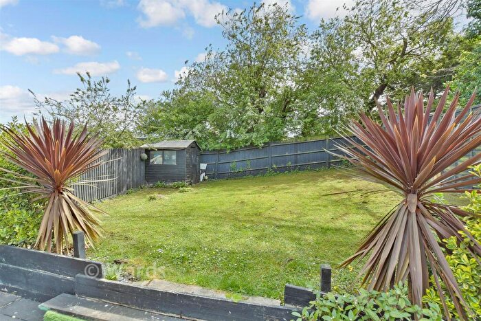 3 Bedroom End Of Terrace House For Sale In Nunnery Grove, Minster On Sea, Sheerness, Kent, ME12