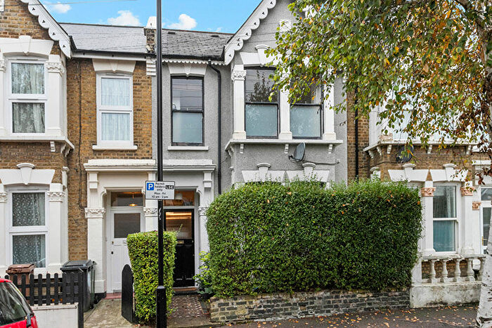 3 Bedroom House To Rent In Vernon Road, Leytonstone, E11