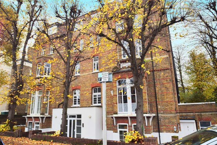 2 Bedroom Flat To Rent In Arlington Road, Twickenham, TW1