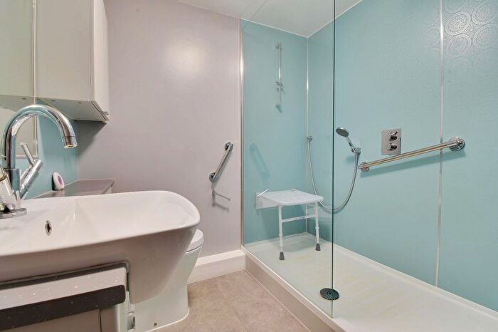 1 Bedroom Flat To Rent In Lower High Street, Watford, Hertfordshire, WD17