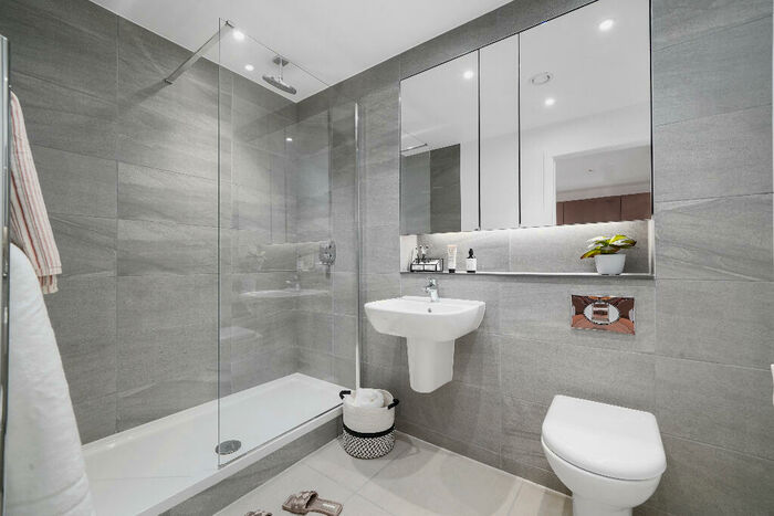 1 Bedroom Apartment To Rent In Clay, M5