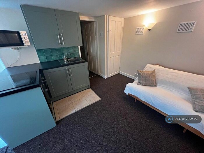 Studio To Rent In Beechwood Terrace, Leeds, LS4