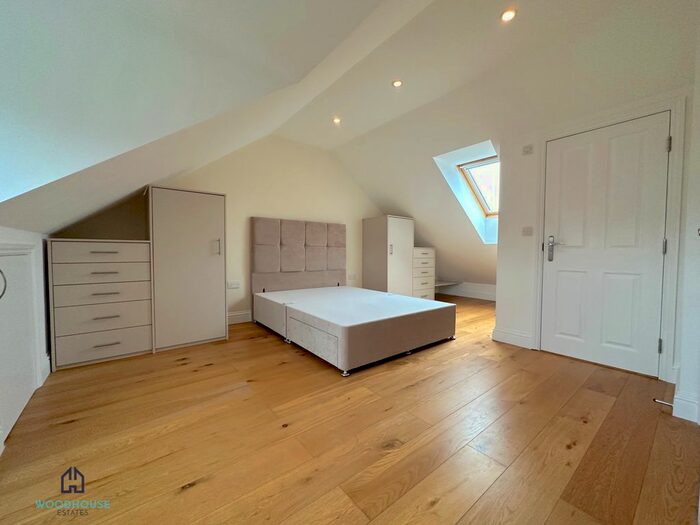 5 Bedroom Terraced House To Rent In Haydon Road, Watford, WD19