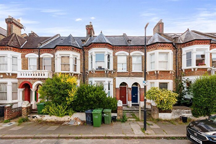 1 Bedroom Flat To Rent In Craster Road, London, SW2