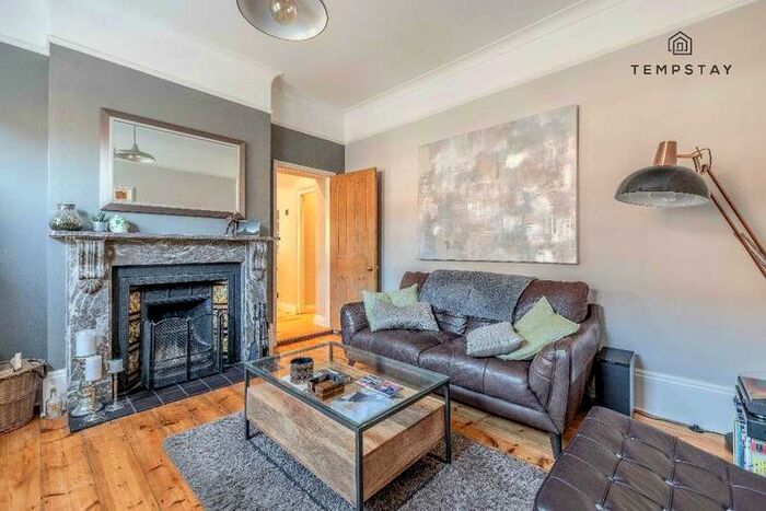 1 Bedroom Flat To Rent In Frances Road, Windsor, SL4