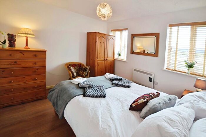 2 Bedroom Flat To Rent In Cwrt Boston, Cardiff, CF24