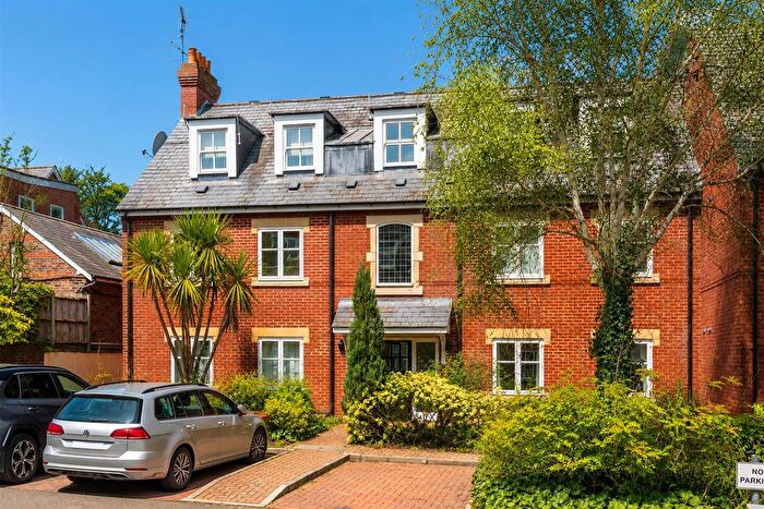 2 Bedroom Flat For Sale In Charter Gate, Boltro Road, Haywards Heath, RH16