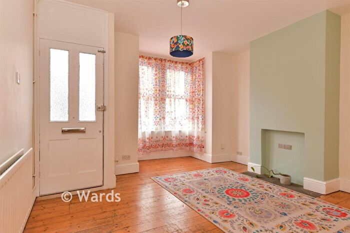 3 Bedroom Terraced House For Sale In Foord Street, Rochester, Kent, ME1