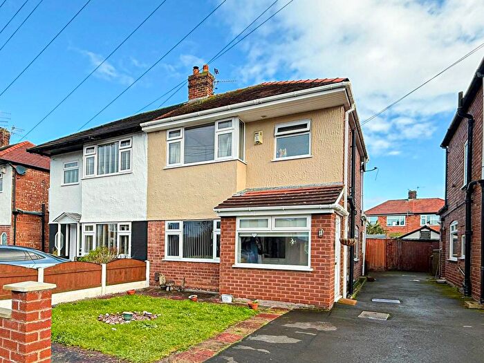 3 Bedroom Semi Detached House For Sale In Kindale Road, Prenton, CH43