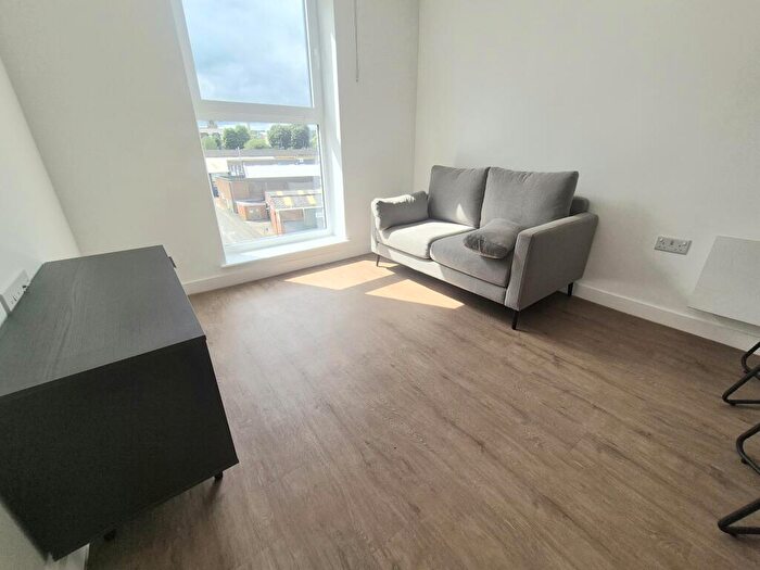 1 Bedroom Apartment To Rent In Cow Green, Halifax, HX1