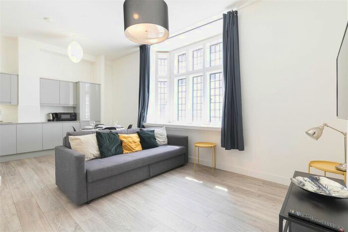 2 Bedroom Flat To Rent In Kensington High Street, Kensington, London, W8