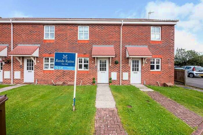 2 Bedroom House To Rent In Farndale Road, Bridlington, North Humberside, YO16