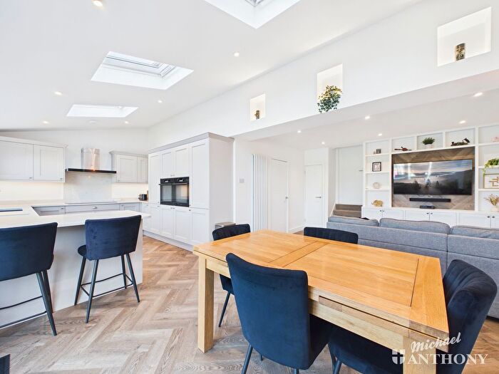 3 Bedroom Semi Detached Bungalow For Sale In Staveley Road, Dunstable, LU6