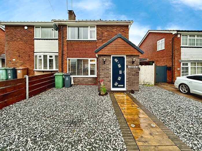 3 Bedroom Semi Detached House For Sale In Longwood Rise, Willenhall, WV12