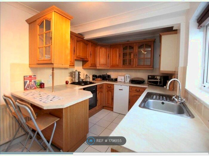 2 Bedroom Flat To Rent In Watford, Watford, WD24