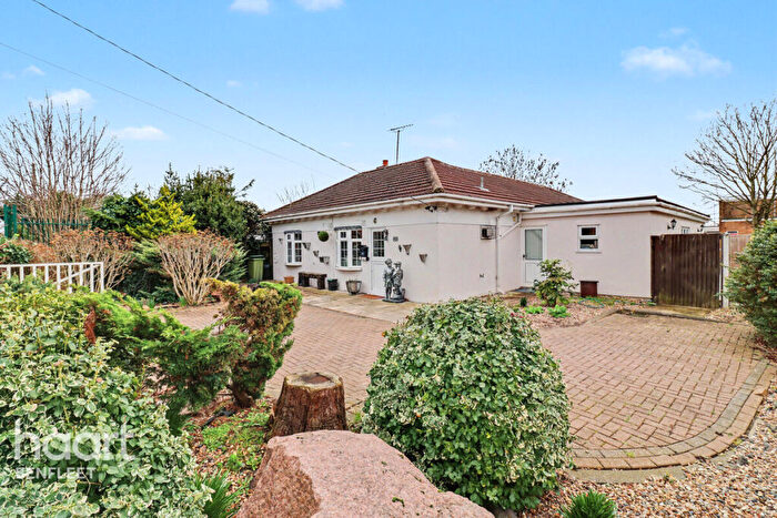 4 Bedroom Detached Bungalow For Sale In Long Road, Canvey Island, SS8