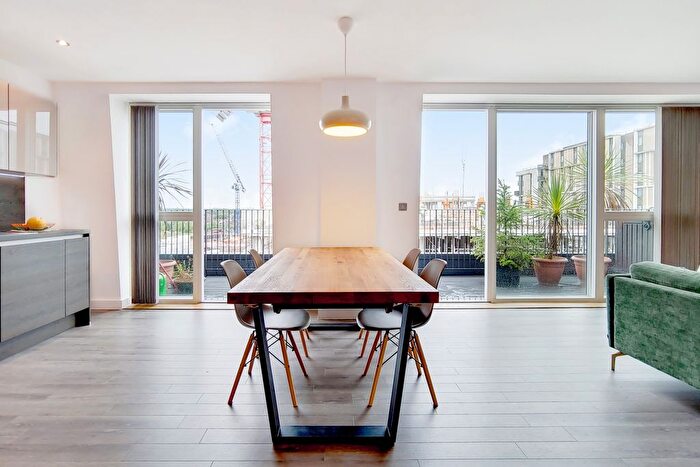 3 Bedroom Flat To Rent In Hyett Court, Derny Avenue, London, E20