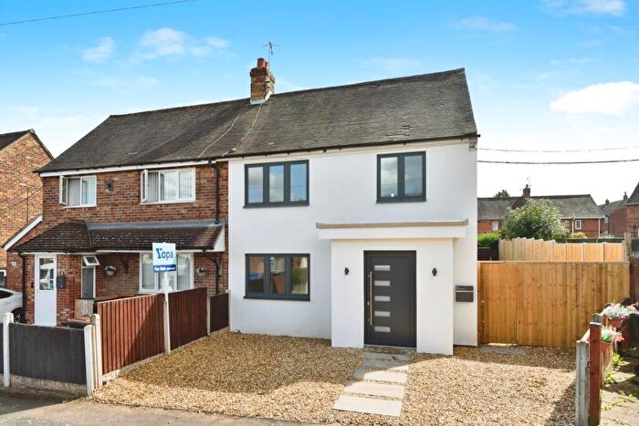 3 Bedroom Semi-Detached House For Sale In Pennine Way, Newcastle, ST5