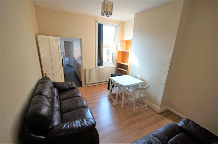 4 Bedroom End Of Terrace House To Rent In Oxford Street, Coventry, CV1