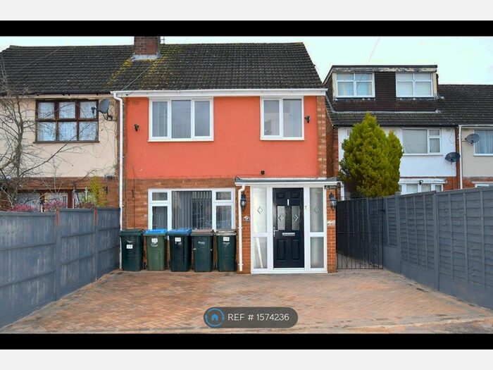 3 Bedroom Semi-Detached House To Rent In Kentmere Close, Coventry, CV2