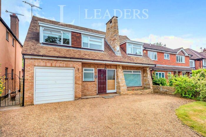 3 Bedroom Detached House To Rent In Beaumont Avenue, AL1