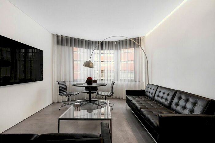 3 Bedroom Flat To Rent In Queens Court, Queensway, London, W2