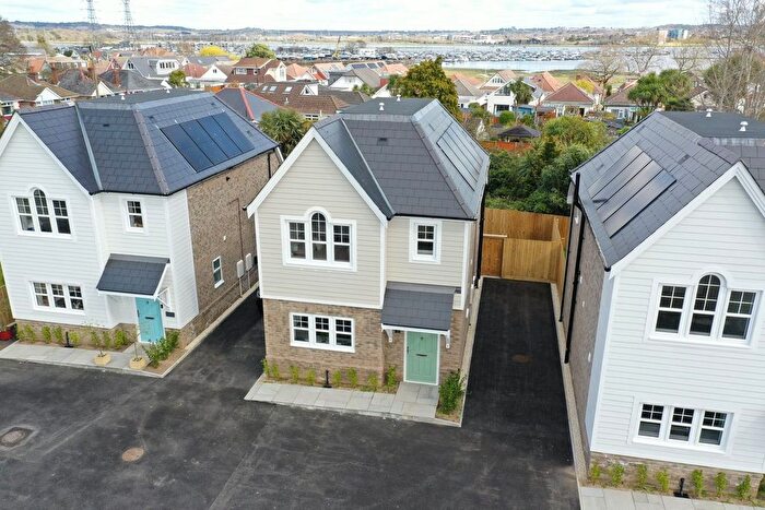 3 Bedroom Detached House For Sale In Blandford Road, Hamworthy, Poole, BH15