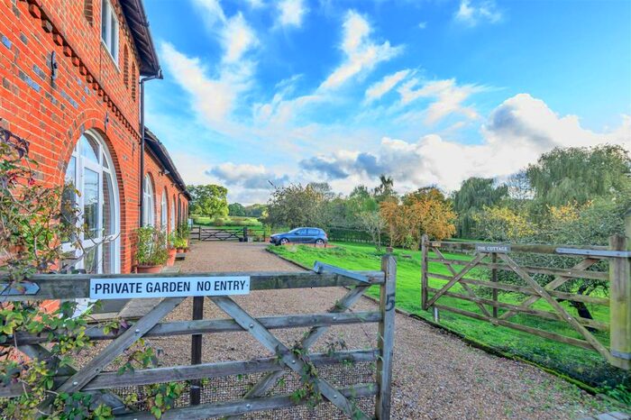 4 Bedroom Detached House To Rent In Guileshill Lane Ockham, GU23