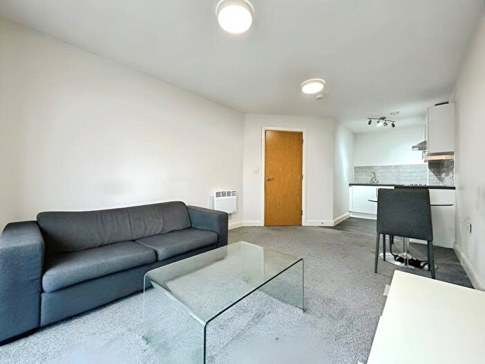 1 Bedroom Flat To Rent In Skinner Lane, Leeds, West Yorkshire, LS7