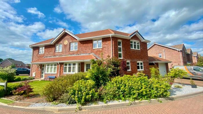 3 Bedroom Semi-Detached House For Sale In Knight Gardens, Lymington, SO41