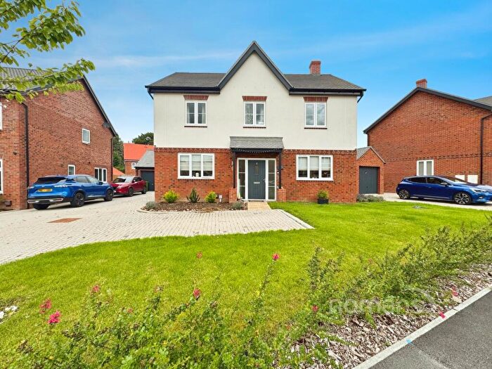 4 Bedroom Detached House For Sale In Peacock Avenue, Basingstoke, Hampshire, RG23