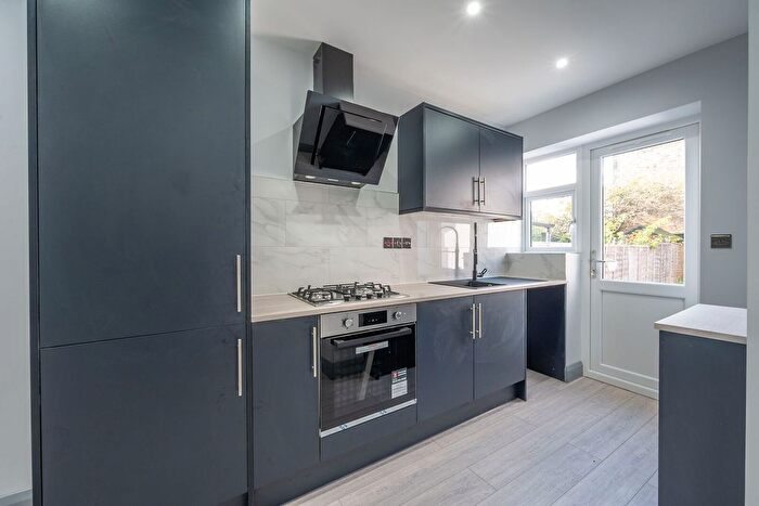 2 Bedroom Flat To Rent In Haydons Road, Wimbledon, London, SW19
