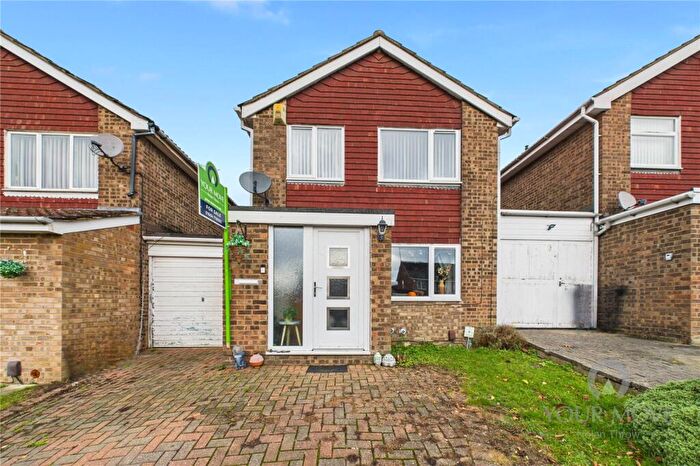 3 Bedroom Link Detached House For Sale In St. Johns Avenue, Kingsthorpe, Northampton, Northamptonshire, NN2