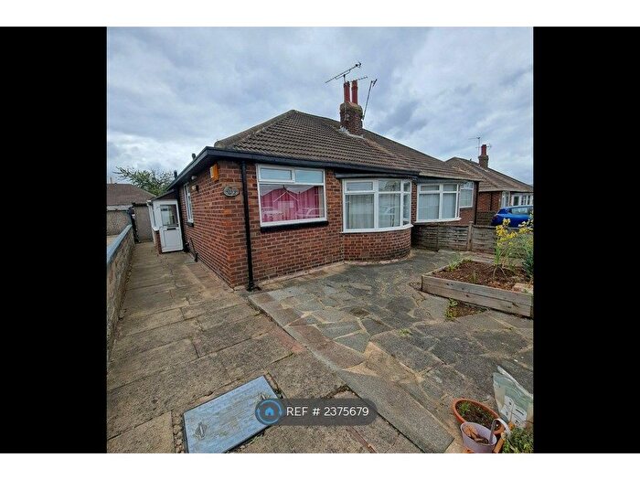 2 Bedroom Bungalow To Rent In Kennerleigh Walk, Leeds, LS15