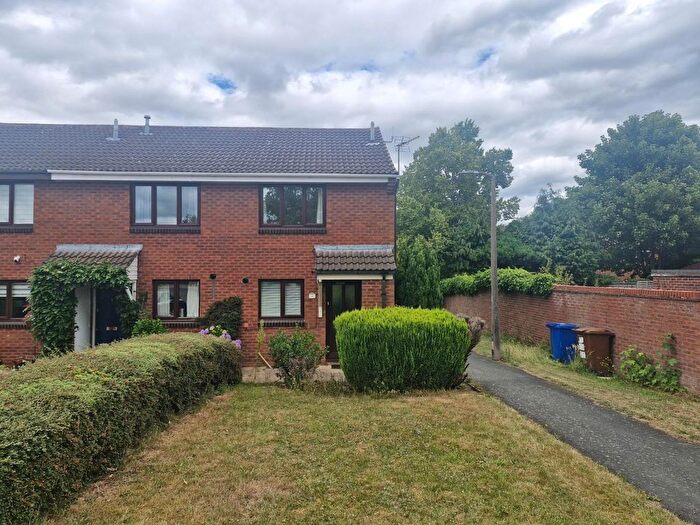 2 Bedroom Property To Rent In Lawford Avenue, Lichfield, WS14