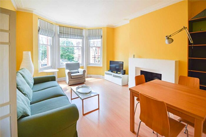 1 Bedroom Flat To Rent In Sutton Court, Fauconberg Road, London, W4