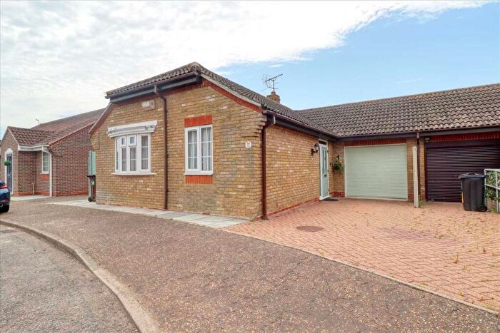2 Bedroom Bungalow For Sale In Havering Close, Great Clacton, CO15