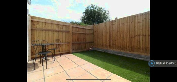 1 Bedroom Flat To Rent In Letty Street, Cardiff, CF24