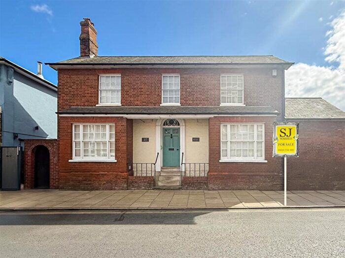 4 Bedroom Detached House For Sale In High Street, Burnham-On-Crouch, CM0