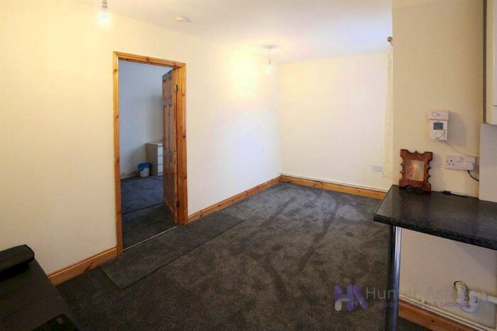 1 Bedroom Flat To Rent In Hardenwaye, High Wycombe HP13