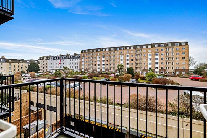 2 Bedroom Apartment For Sale In Sandgate Road, Folkestone, CT20