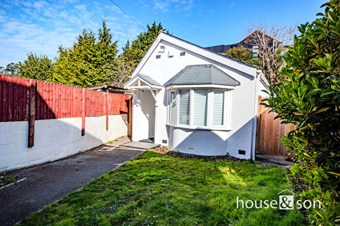 2 Bedroom Detached Bungalow To Rent In Portland Road, Bournemouth, BH9