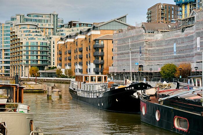 3 Bedroom Houseboat For Sale In St Mary's Wandsworth Pier, Battersea, SW11