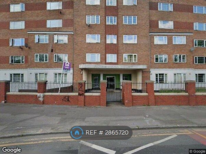 1 Bedroom Flat To Rent In Parrs Wood Court, Manchester, M20