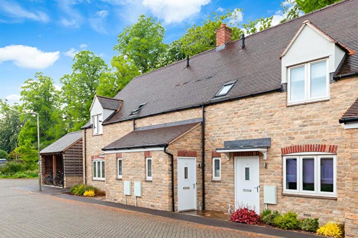 1 Bedroom Flat To Rent In Home Farm Close, Bladon, OX20