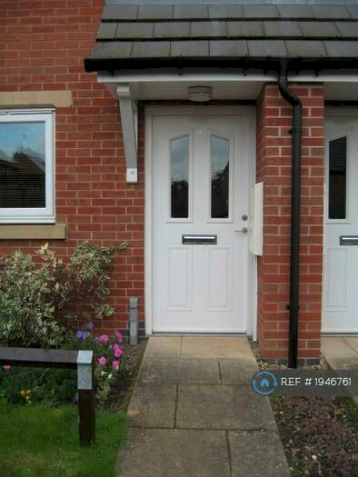 2 Bedroom Flat To Rent In Lambourne Court, Chesterfield, S41